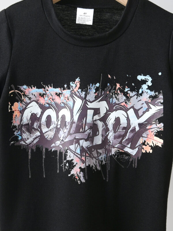 Boys&apos; urban street style outfit trend with colorful ink graffiti T-shirt + camouflage shorts set - Image 4
