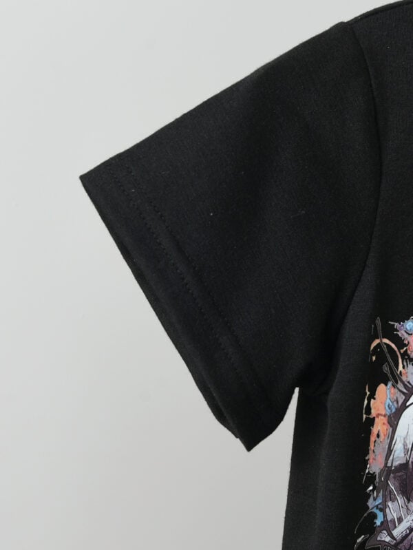 Boys&apos; urban street style outfit trend with colorful ink graffiti T-shirt + camouflage shorts set - Image 5
